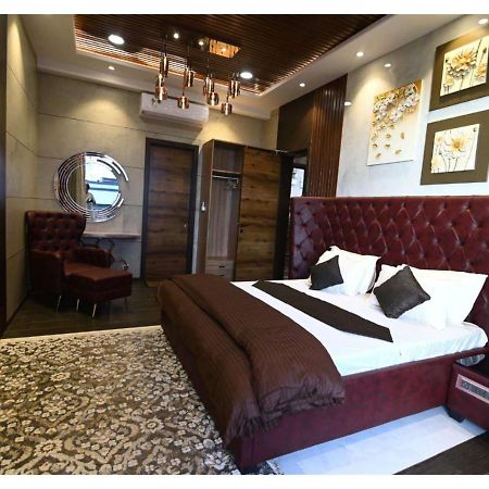 Вилла Mansion 6Bhk Лонавала Экстерьер фото